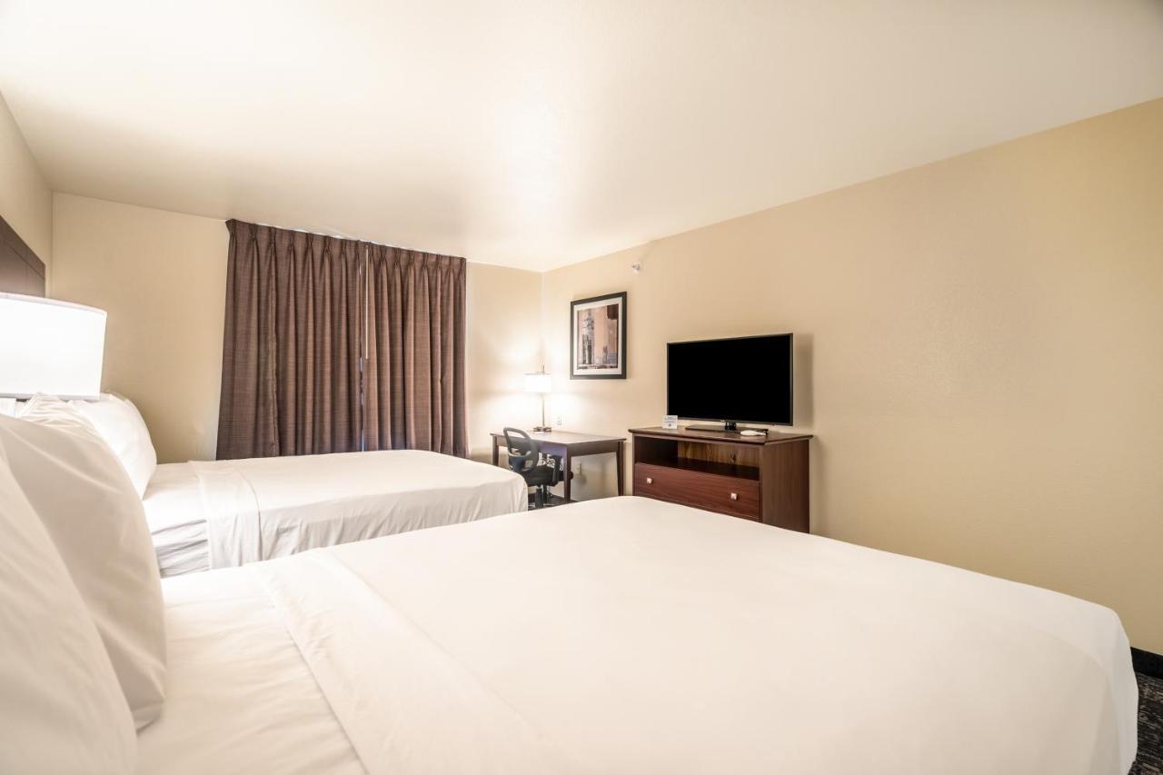 Hotel Cobblestone & -